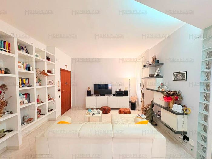 Appartamento trilocale in vendita in Via dei Traghetti, Ostia Ponente, Roma