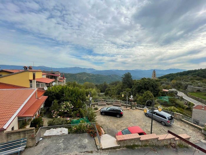 Casa con 6 locali in vendita in Via Piano di San Mango, Sessa Cilento