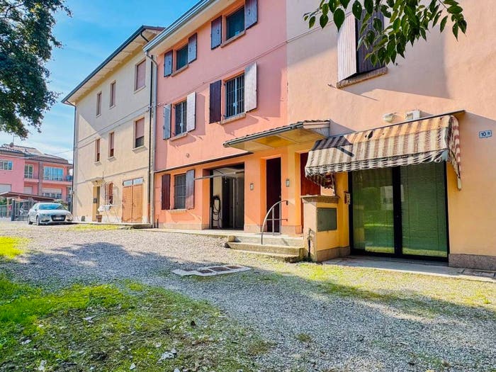 Casa quadrilocale in vendita in Via Carletti, Centro, Correggio
