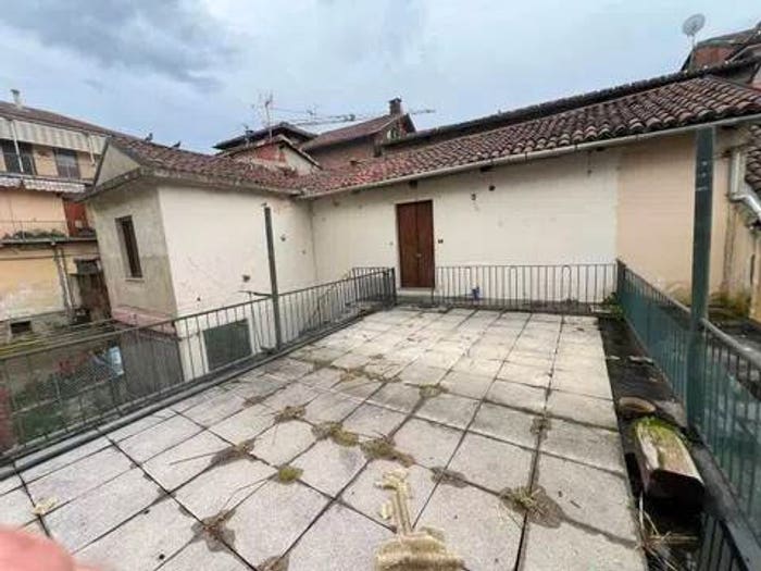 Appartamento quadrilocale in vendita in Vicolo Visca, Centro Storico, Chieri