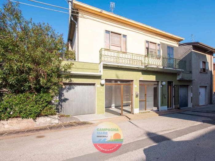 Casa con 6 locali in vendita in Via Novembre, Centro, Codigoro