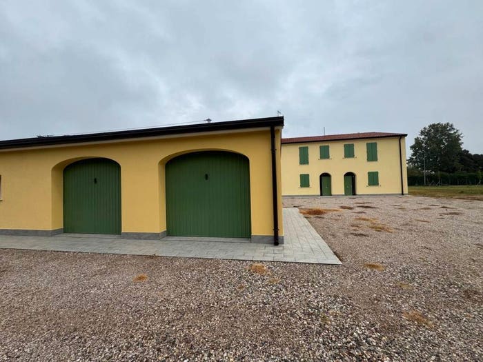 Casa quadrilocale in vendita in Via Rosati, Centro, Cavezzo