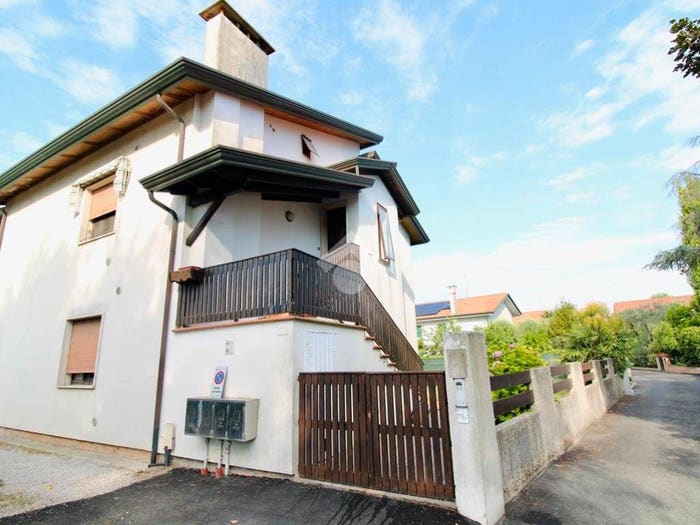 Casa quadrilocale in vendita in Via Paolo Veronese, Jesolo Paese, Jesolo
