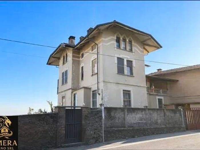 Casa con 6 locali in vendita in Via Del Cervo, Candelo