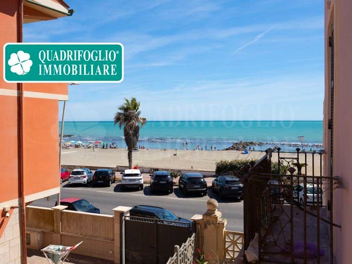 Appartamento trilocale in vendita in Lungomare Paolo Toscanelli, Ostia Ponente, Roma
