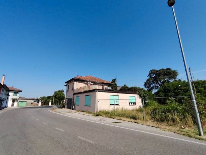 Casa con 6 locali in vendita in Via Sant'Antonio, Lama Pezzoli, Ceregnano