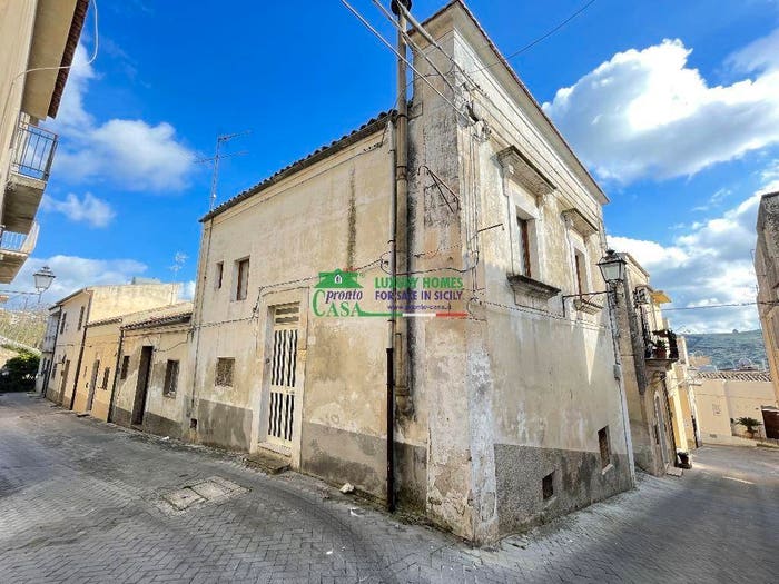 Casa con 6 locali in vendita in Via Iachininotto, Modica Alta, Modica