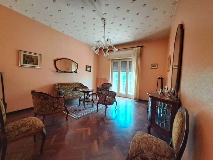 Appartamento quadrilocale in vendita in Viale Catania, Bronte