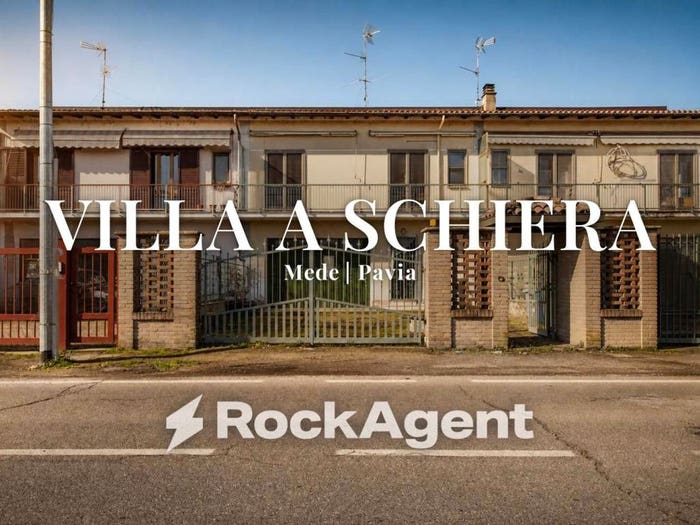Casa quadrilocale in vendita in Viale Martiri della Libertà, Centro, Mede