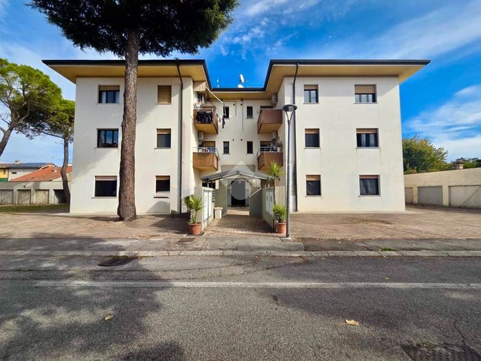 Appartamento trilocale in vendita in Via Trieste, Centro, Chions