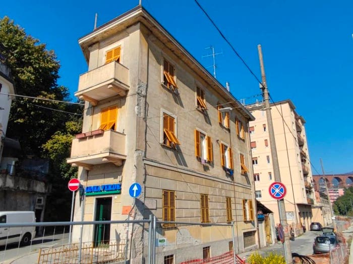 Appartamento quadrilocale in vendita in Via Pieve di Cadore, Pontedecimo, Genova