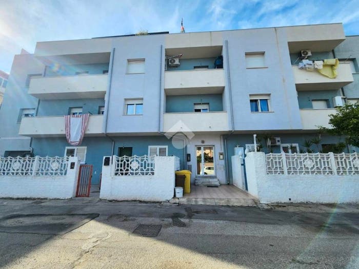 Appartamento trilocale in vendita in Via Alberto Bedarida, Catanzaro Lido, Catanzaro