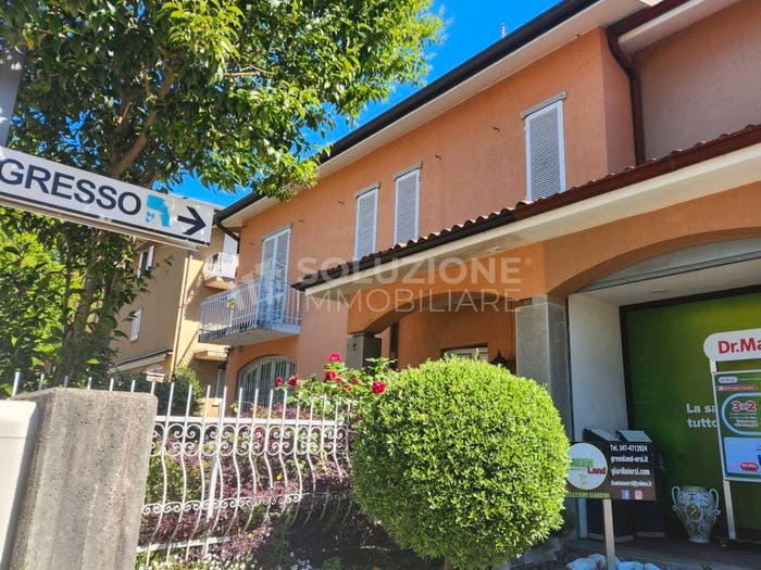 Casa con 6 locali in vendita in Via Alessandro Volta, Centro, Albino