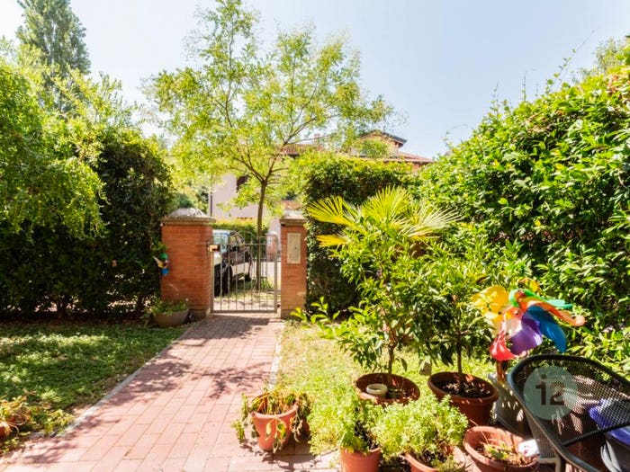 Appartamento trilocale in vendita in Via dei Ciliegi, Correggio
