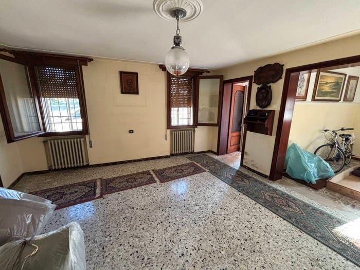 Casa con 6 locali in vendita in Riviera Giacomo Matteotti, Centro, Adria