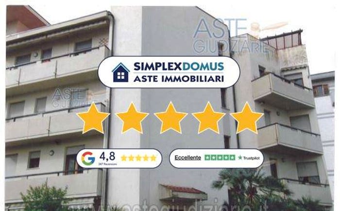 Appartamento con 5 locali in vendita in Pier Donato Sommati, Antignano Banditella, Livorno