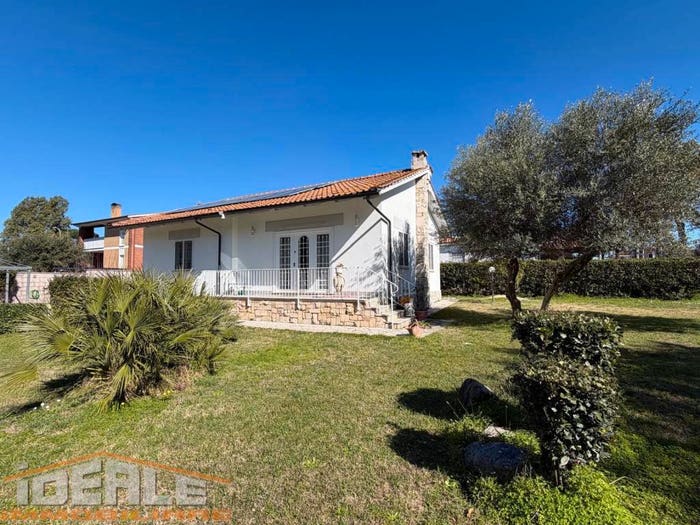 Casa trilocale in vendita in Via dell'Orsa Maggiore, Colle Romito, Ardea