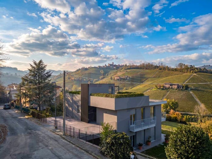 Appartamento trilocale in vendita in Strada Vedetta, Corso Langhe Moretta Corso Cortemilia, Alba