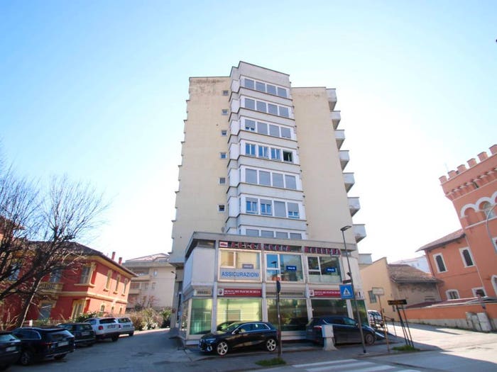 Appartamento con 5 locali in vendita in Viale Aurelio Zonghi, Centro, Fabriano