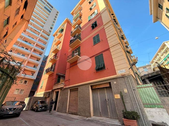 Appartamento trilocale in vendita in Scalinata Cesare Beccaria, Sampierdarena, Genova