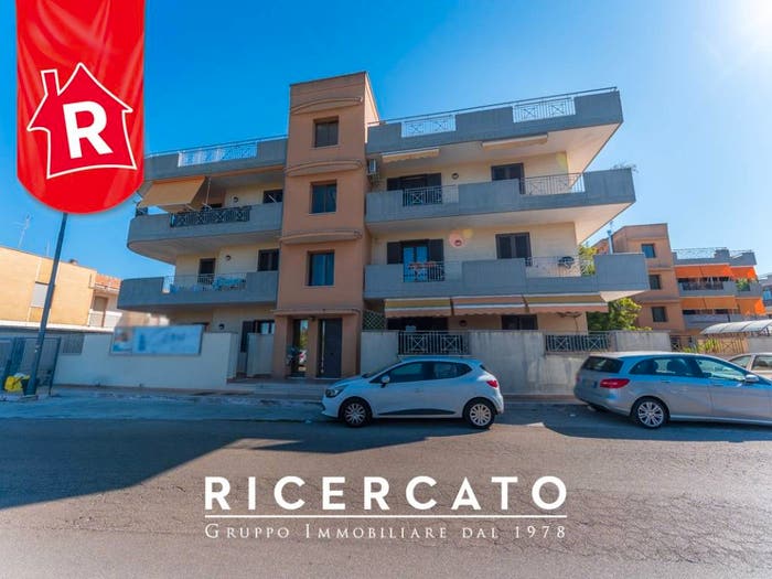 Appartamento trilocale in vendita in Via Fratelli Bandiera, Merine, Lizzanello