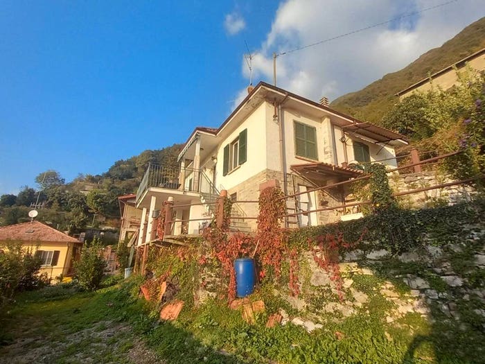 Casa trilocale in vendita in Pognana Lario