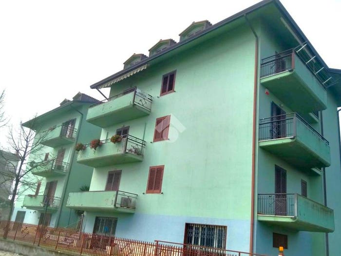Appartamento quadrilocale in vendita in VIA GENERALE DELLA CHIESA, Campanarello, Venticano