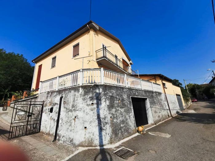Casa con 6 locali in vendita in Via Roggia, Sairano, Zinasco