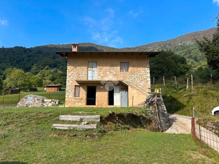 Casa quadrilocale in vendita in Località Piazzalunga, Predore