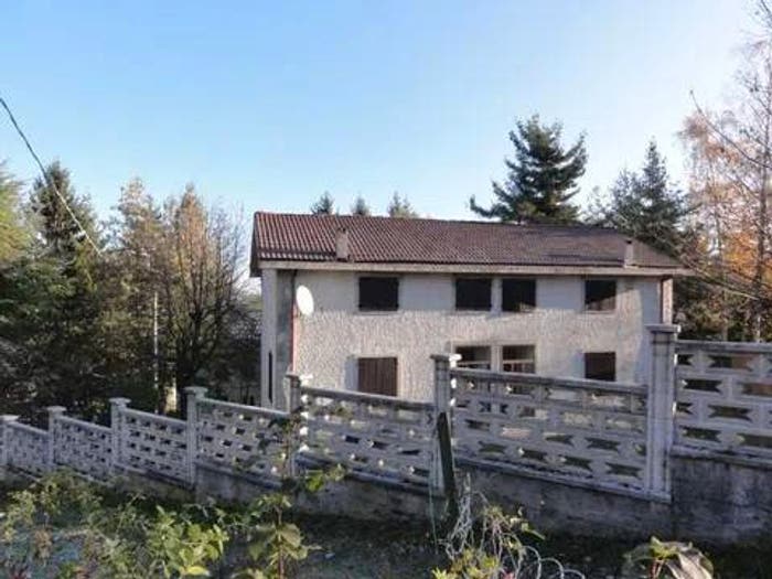 Casa con 6 locali in vendita in Tetti, Montezemolo