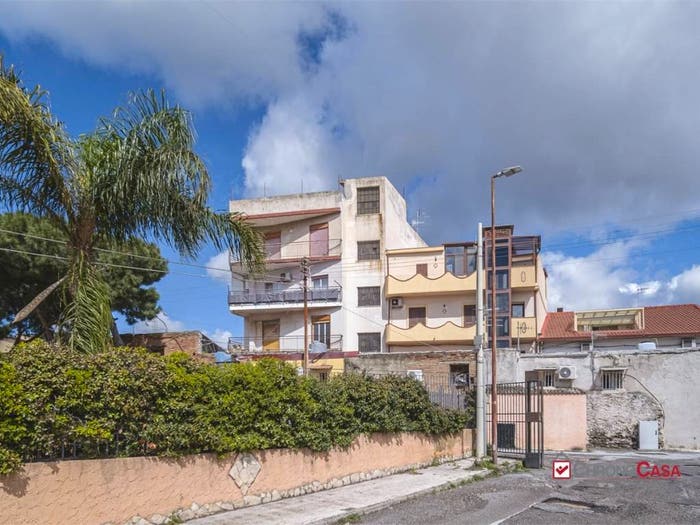 Appartamento quadrilocale in vendita in Via Gaetano Alessi, Gazzi, Messina