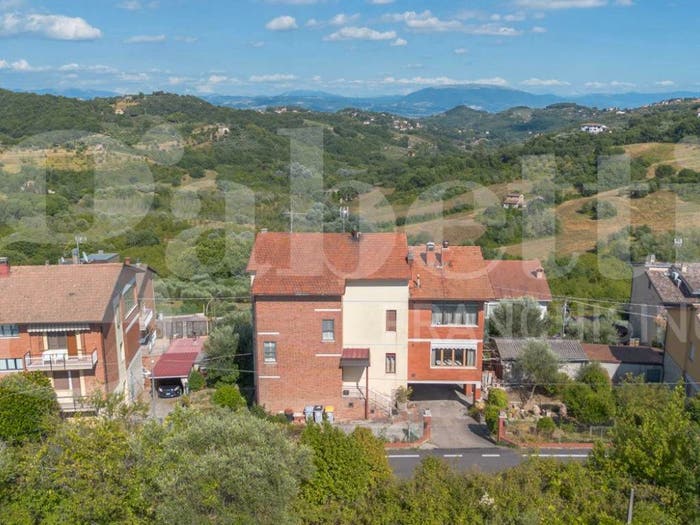 Appartamento con 6 locali in vendita in Strada dei Conservoni d, San Marco Oliveto, Perugia