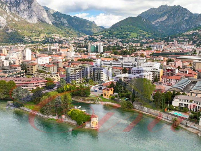 Casa quadrilocale in vendita in Via dell'Isola, Pescarenico, Lecco