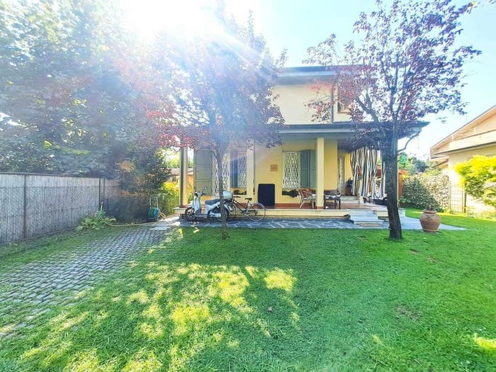 Casa con 5 locali in vendita in Via degli Olmi, Ronchi Poveromo, Massa