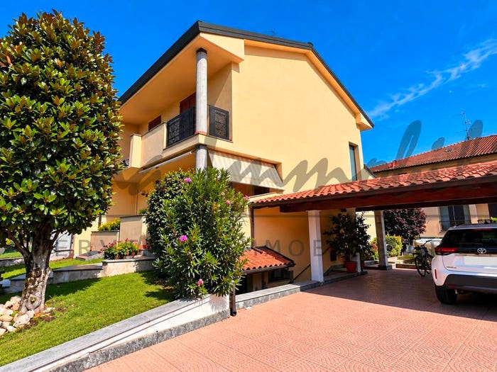 Casa trilocale in vendita in Via Virginio Bianchi, Casorate Primo