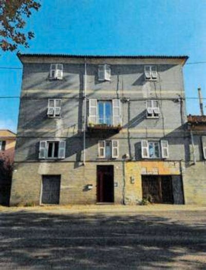 Appartamento trilocale in vendita in Via Pietro Isola, Novi Ligure