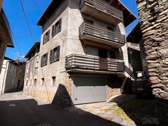 Casa quadrilocale in vendita in Via Postalesio, Centro, Berbenno di Valtellina