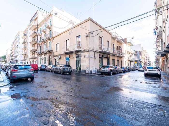 Appartamento con 6 locali in vendita in Via Genova, Province Veneto, Catania