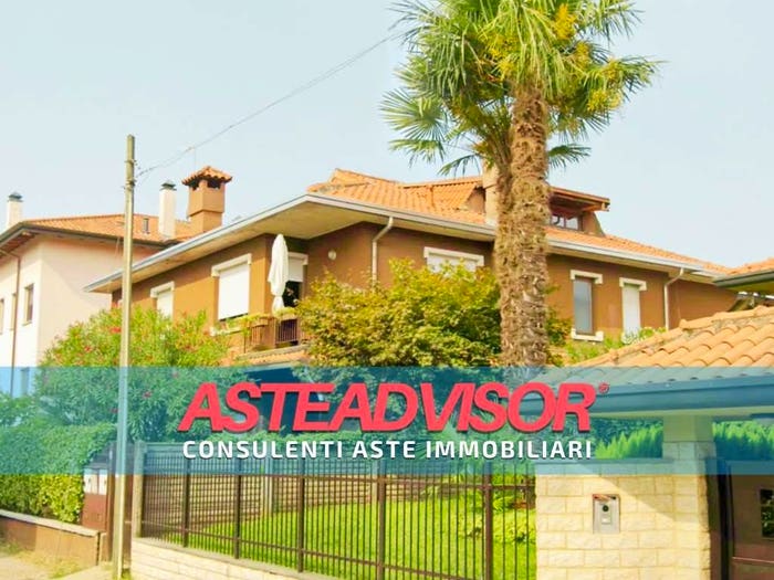 Appartamento con 5 locali in vendita in Via Thaon de Revel, Centro, Parabiago