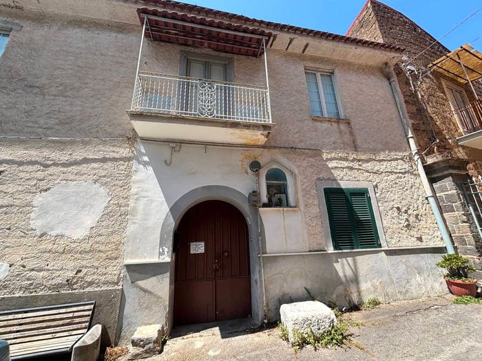 Casa trilocale in vendita in Via Biscardi, Tuoro, Caserta