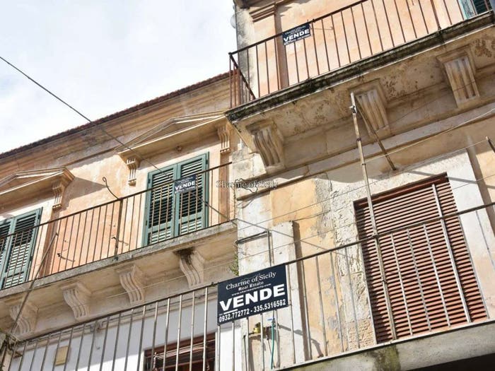 Casa con 6 locali in vendita in Via Marchesa Tedeschi, Modica Bassa, Modica