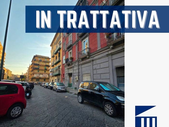 Appartamento trilocale in vendita in Via della Grotta Vecchia, Fuorigrotta, Napoli