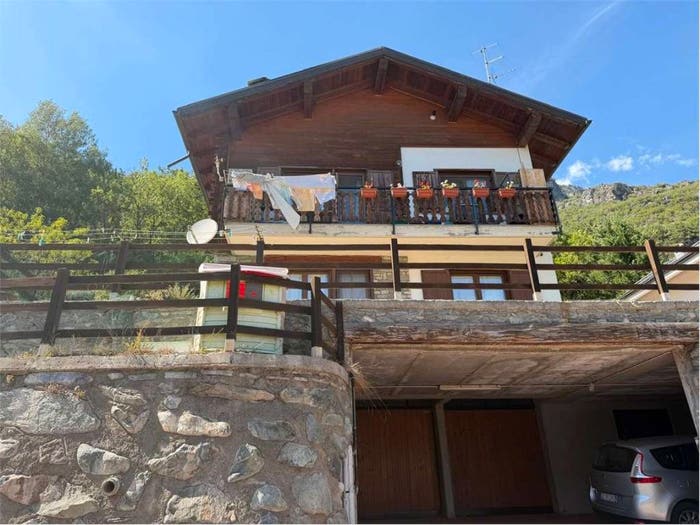 Casa con 5 locali in vendita in frazione merlin, Centro, Chatillon