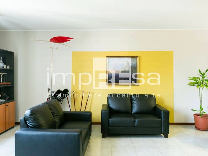 Appartamento trilocale in vendita in Viale delle Repubblica, Centro, Fiume Veneto