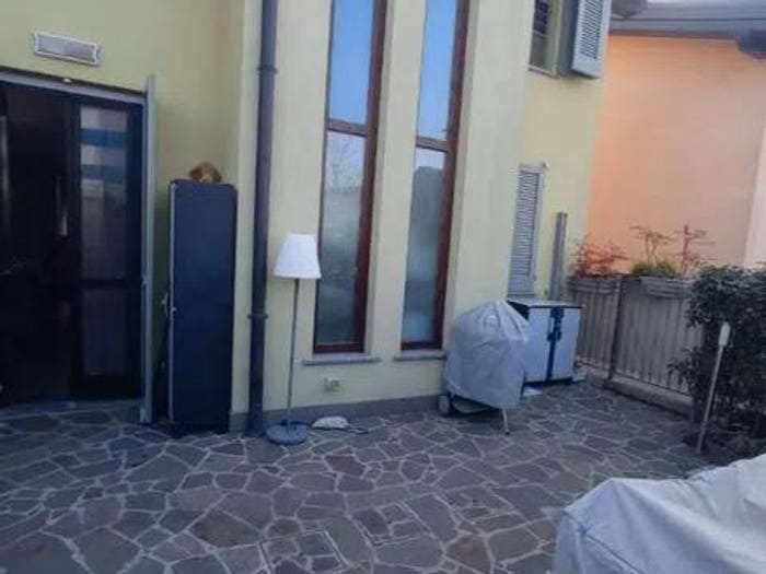 Casa quadrilocale in vendita in Via Vimercate, Ornago