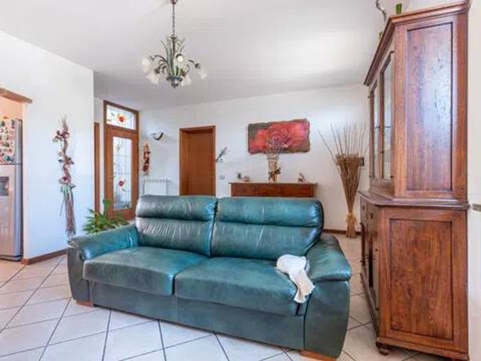 Casa con 5 locali in vendita in Via Volterrana No Number, La Rosa, Terricciola