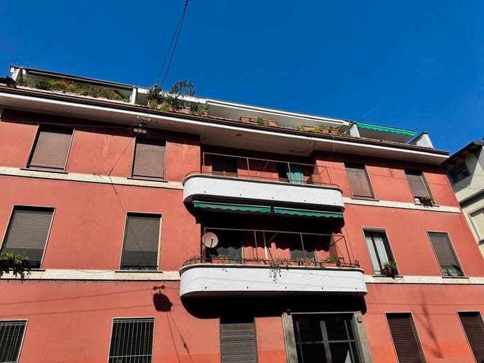 Appartamento trilocale in vendita in Via Vignola, Bocconi, Milano