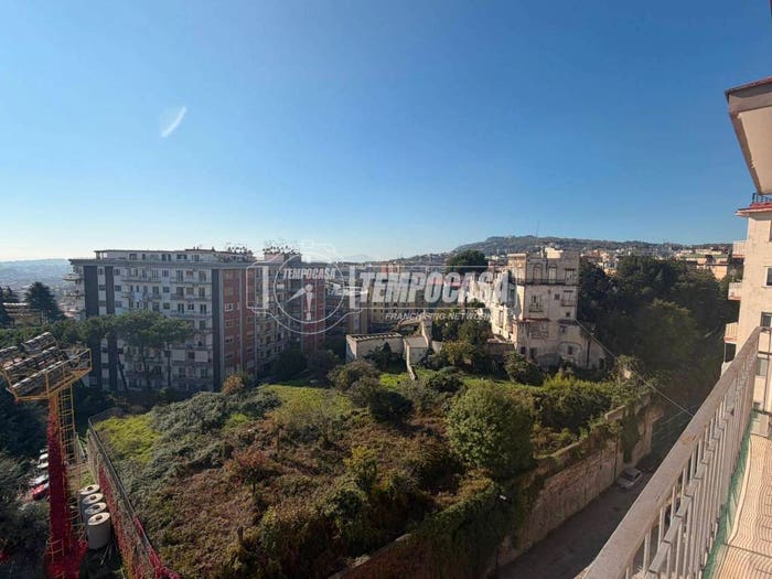 Appartamento con 6 locali in vendita in Via Bernardo Cavallino, Rione Alto, Napoli