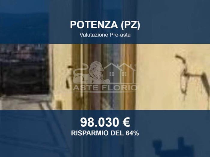 Appartamento con 6 locali in vendita in Via IV Novembre, Centro, Potenza