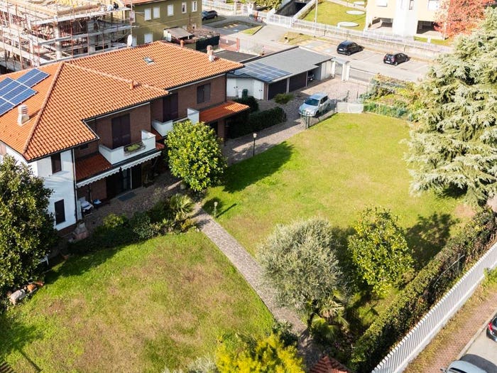 Casa con 6 locali in vendita in Via Pietro Mascagni, Taccona, Muggiò